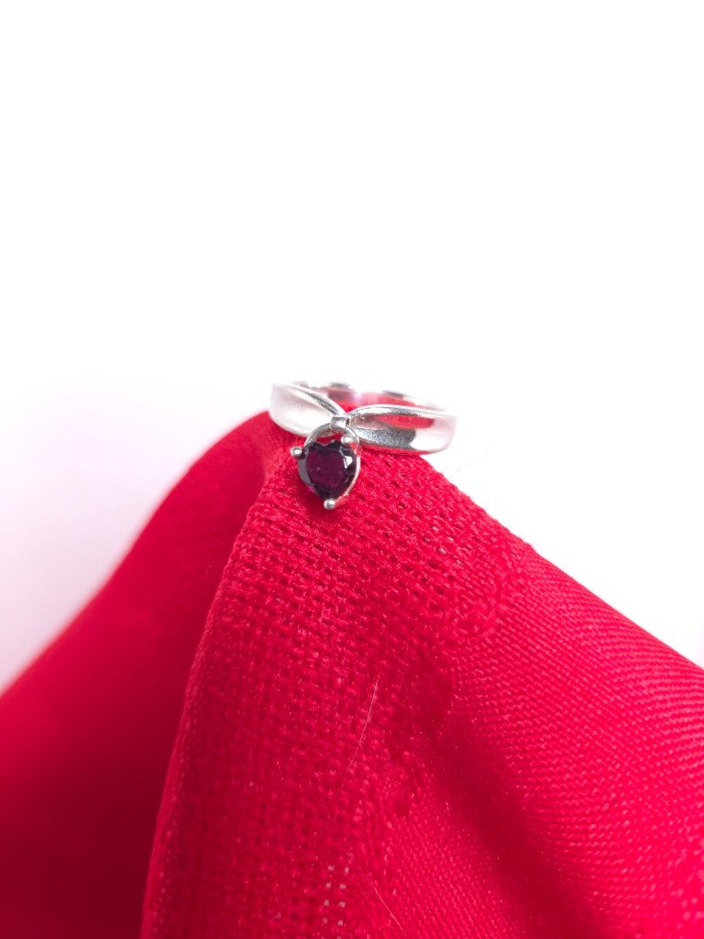 Avon Dangle Heart Silver Ring
